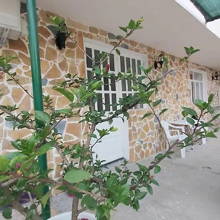 B.B Guesthouse Sarande Exterior photo
